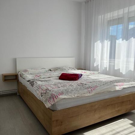 Nicola Flat Mall Arad Ngoại thất bức ảnh